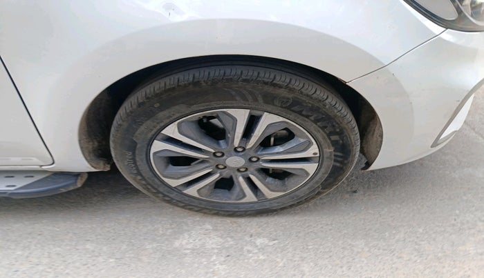 2021 KIA CARNIVAL PREMIUM 2.2 8 STR, Diesel, Automatic, 1,01,208 km, tyre