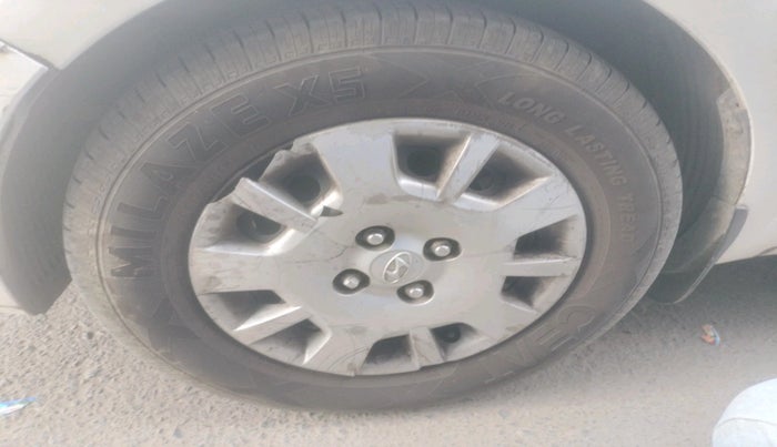 2014 Hyundai i20 MAGNA (O) 1.2, Petrol, Manual, 1,15,776 km, tyre