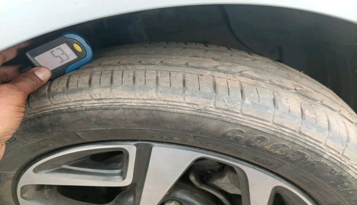 2021 Hyundai AURA SX PLUS 1.2 AMT, Petrol, Automatic, 28,145 km, tyre