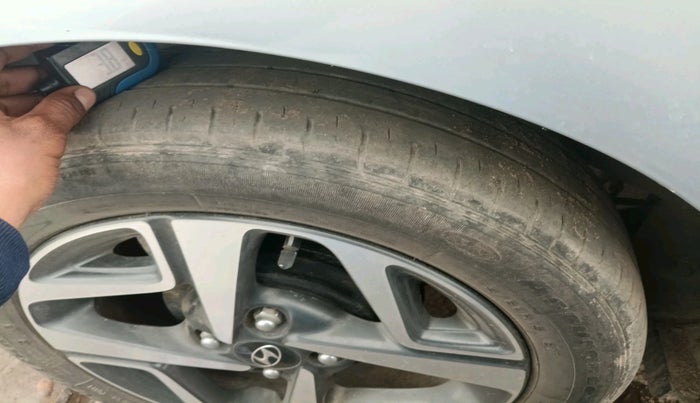 2021 Hyundai AURA SX PLUS 1.2 AMT, Petrol, Automatic, 28,145 km, tyre