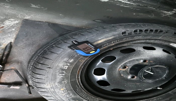 2012 Ford Figo TITANIUM 1.4 DIESEL, Diesel, Manual, 1,39,474 km, tyre