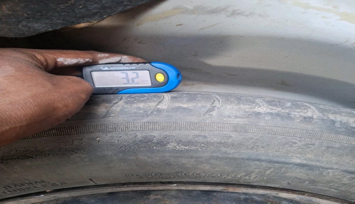 2016 Maruti Swift Dzire VDI, Diesel, Manual, 75,921 km, tyre