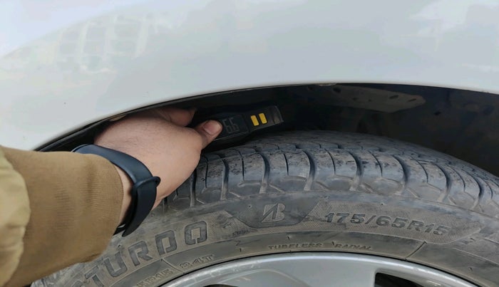 2015 Honda City 1.5L I-VTEC VX CVT, Petrol, Automatic, 1,07,499 km, tyre