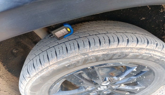 2018 Maruti Vitara Brezza ZDI PLUS, Diesel, Manual, 97,788 km, tyre