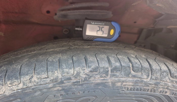 2016 Maruti Swift VXI, Petrol, Manual, 94,761 km, tyre