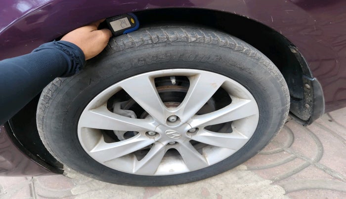 2013 Hyundai Verna FLUIDIC 1.6 VTVT SX, Petrol, Manual, 22,789 km, tyre