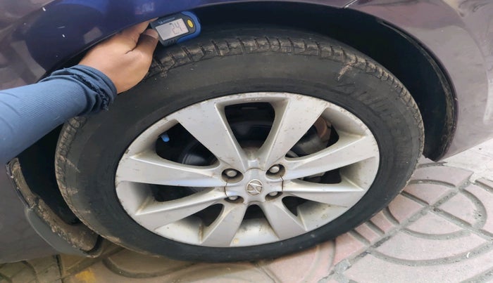 2013 Hyundai Verna FLUIDIC 1.6 VTVT SX, Petrol, Manual, 22,789 km, tyre