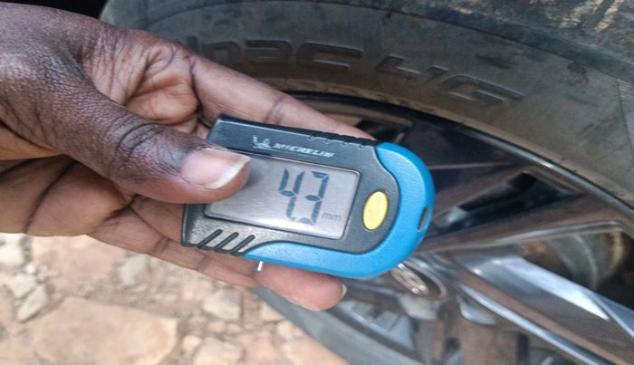 2013 Renault Duster 110 PS RXL DIESEL, Diesel, Manual, 1,02,931 km, tyre