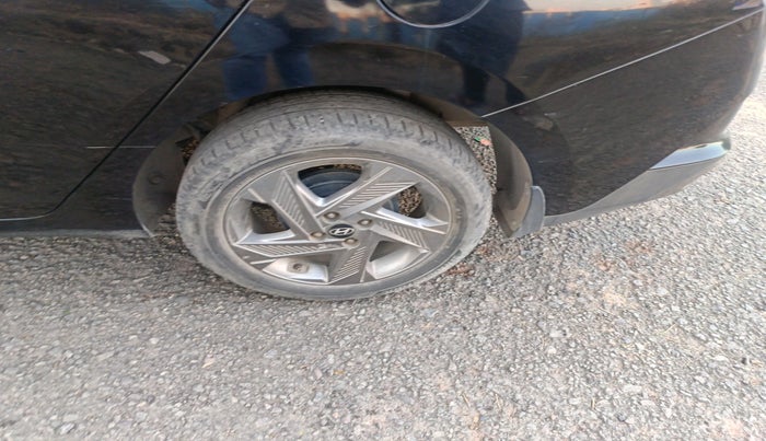 2022 Hyundai Verna SX 1.5 VTVT, Petrol, Manual, 39,119 km, tyre