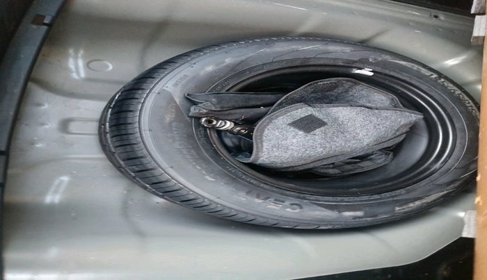 2022 Hyundai Verna SX 1.5 VTVT, Petrol, Manual, 39,119 km, tyre