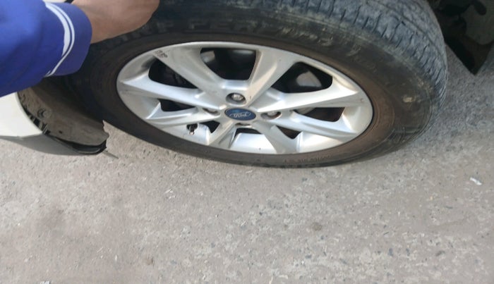 2018 Ford Ecosport TITANIUM 1.5L DIESEL, Diesel, Manual, 1,07,301 km, tyre