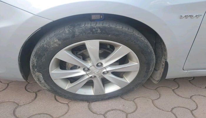 2012 Hyundai Verna FLUIDIC 1.6 VTVT SX OPT AT, Petrol, Automatic, 1,10,843 km, tyre