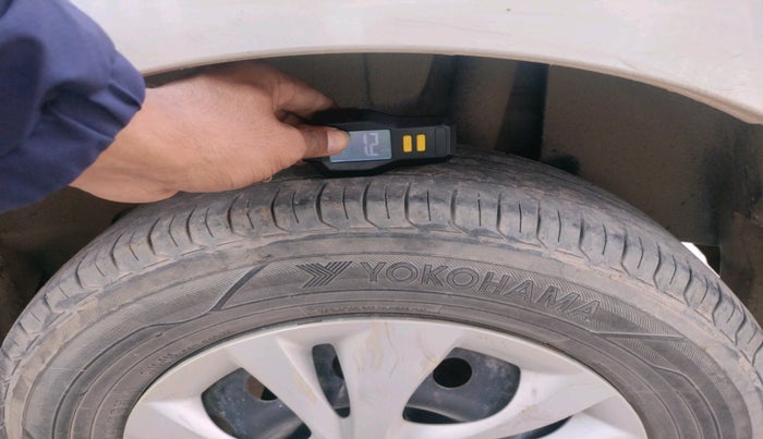 2019 Maruti Swift LXI, Petrol, Manual, 82,128 km, tyre