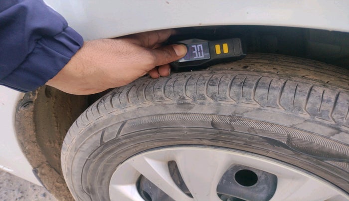 2019 Maruti Swift LXI, Petrol, Manual, 82,128 km, tyre