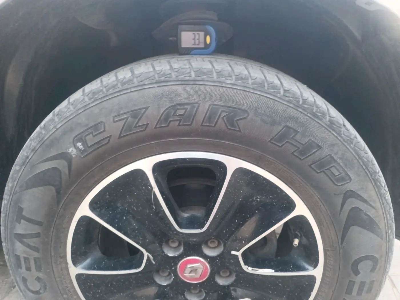 2018 Renault Duster RXS CVT, CNG, Automatic, 88,317 km, tyre