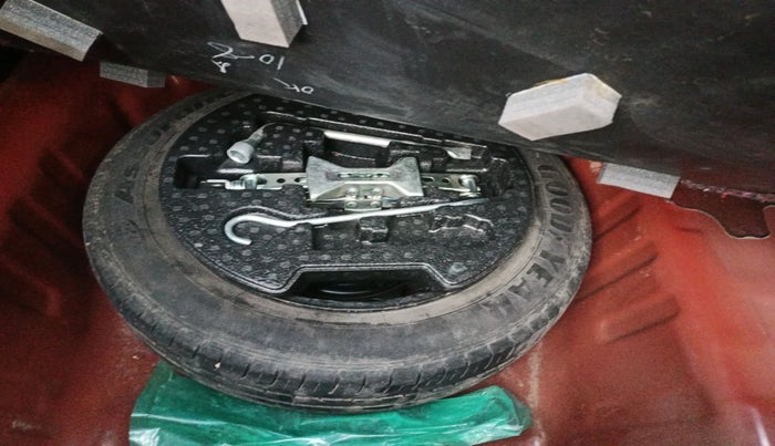 2018 Maruti Ciaz DELTA 1.5 SHVS MT PETROL, Petrol, Manual, 69,243 km, tyre