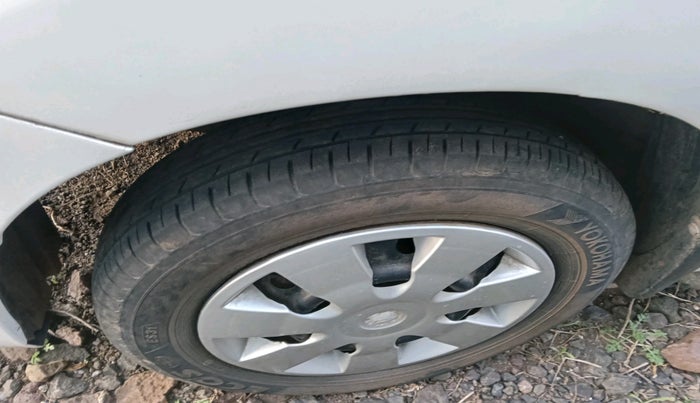 2013 Maruti Wagon R 1.0 LXI CNG, Petrol, Manual, 1,08,873 km, tyre