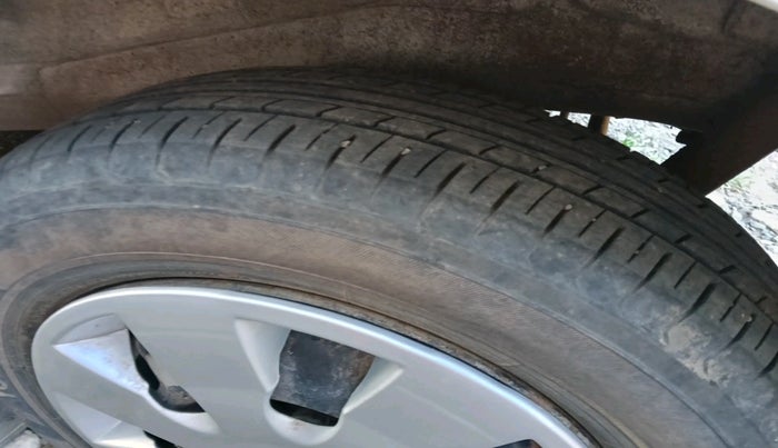 2013 Maruti Wagon R 1.0 LXI CNG, Petrol, Manual, 1,08,873 km, tyre