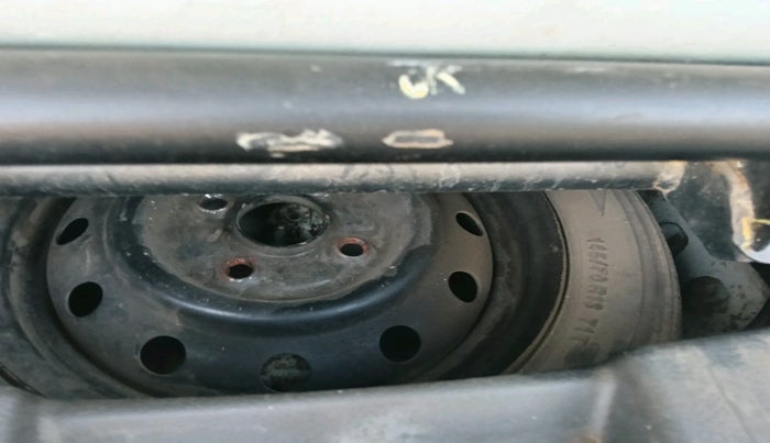 2013 Maruti Wagon R 1.0 LXI CNG, Petrol, Manual, 1,08,873 km, tyre