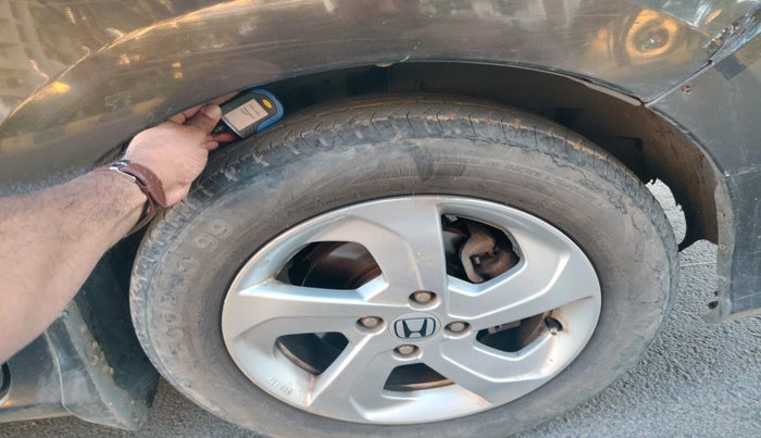 2015 Honda City 1.5L I-VTEC V MT, Petrol, Manual, 1,55,662 km, tyre