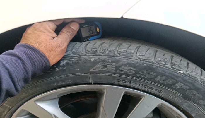 2017 Hyundai New Elantra 2.0 SX(O) AT PETROL, Petrol, Automatic, 97,931 km, tyre