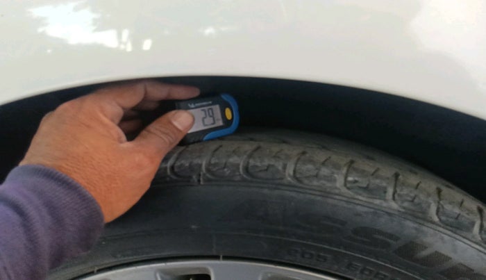 2017 Hyundai New Elantra 2.0 SX(O) AT PETROL, Petrol, Automatic, 97,931 km, tyre