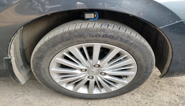 2022 Honda City 1.5L I-VTEC V CVT 5TH GEN, Petrol, Automatic, 26,694 km, tyre