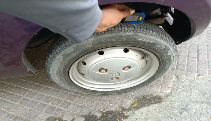 2014 Tata Nano EMAX XM CNG, Petrol, Manual, 1,00,508 km, tyre