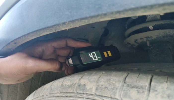 2022 KIA SONET HTE 1.2, Petrol, Manual, 31,823 km, tyre