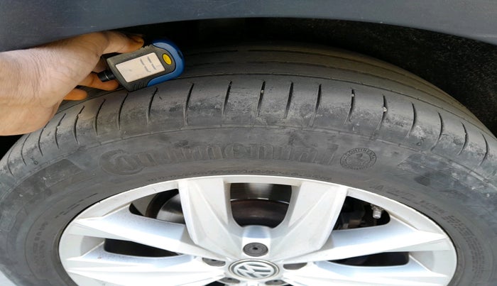 2017 Volkswagen TIGUAN HIGHLINE TDI AT, Diesel, Automatic, 1,44,756 km, tyre