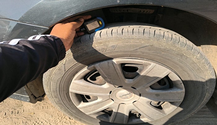 2018 Volkswagen Ameo COMFORTLINE 1.0L, Petrol, Manual, 88,207 km, tyre