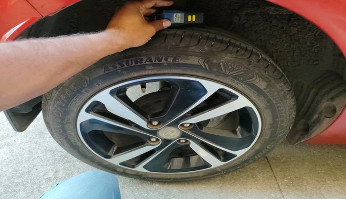 2023 Tata ALTROZ XZA, Petrol, Automatic, 15,793 km, tyre