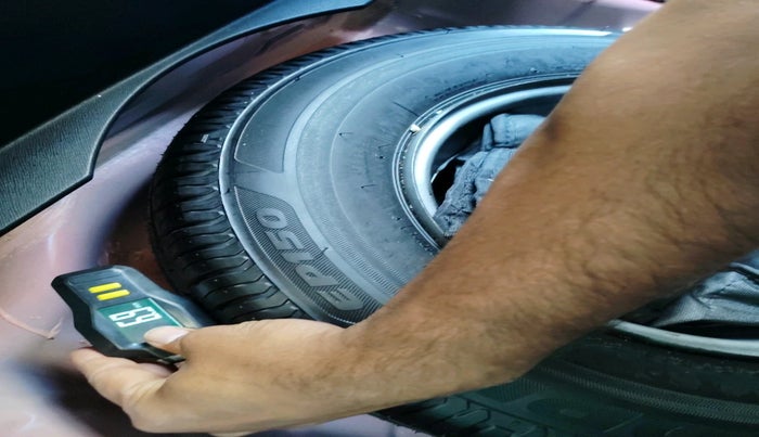 2023 Tata ALTROZ XZA, Petrol, Automatic, 15,793 km, tyre