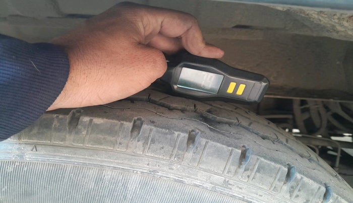 2024 Force Motors TRAX CRUISER 2.6 13 SEATER, Diesel, Manual, 25,755 km, tyre