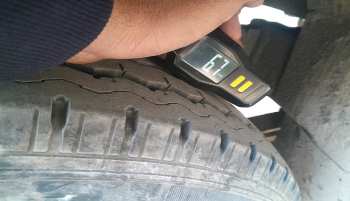 2024 Force Motors TRAX CRUISER 2.6 13 SEATER, Diesel, Manual, 25,755 km, tyre