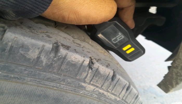 2024 Force Motors TRAX CRUISER 2.6 13 SEATER, Diesel, Manual, 25,755 km, tyre