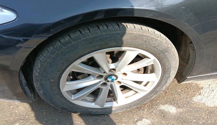 2011 BMW 5 Series 520D 2.0, Diesel, Automatic, 1,92,380 km, tyre