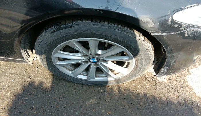 2011 BMW 5 Series 520D 2.0, Diesel, Automatic, 1,92,380 km, tyre