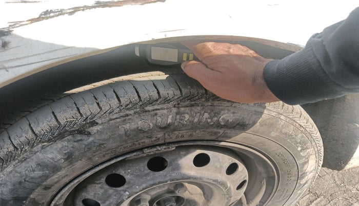 2011 Maruti Swift VDI, Diesel, Manual, 1,36,449 km, tyre