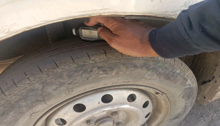 2011 Maruti Swift VDI, Diesel, Manual, 1,36,449 km, tyre