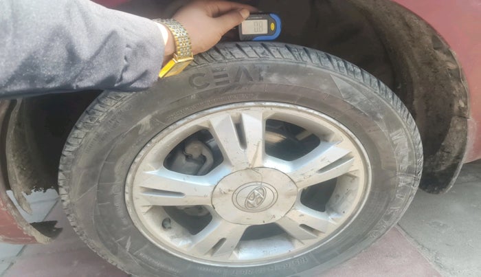 2011 Hyundai i20 SPORTZ 1.2, Petrol, Manual, 1,25,941 km, tyre