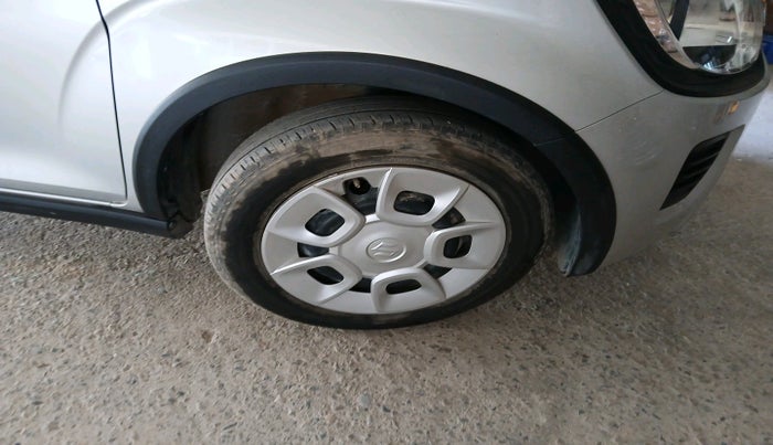 2024 Maruti IGNIS DELTA 1.2, Petrol, Manual, 23,796 km, tyre