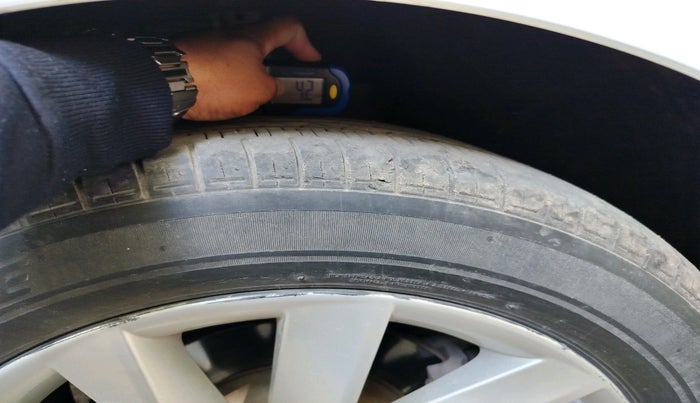 2016 Skoda Superb L&K 1.8 TSI AT, Petrol, Automatic, 97,831 km, tyre