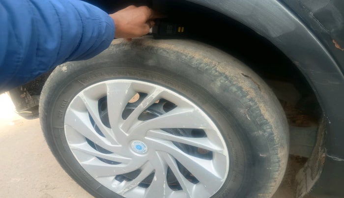 2016 Maruti Baleno DELTA PETROL 1.2, Petrol, Manual, 1,17,093 km, tyre