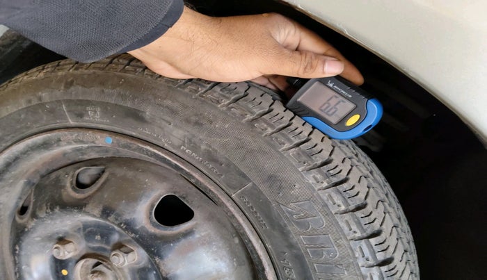 2010 Maruti Zen Estilo VXI, Petrol, Manual, 39,011 km, tyre