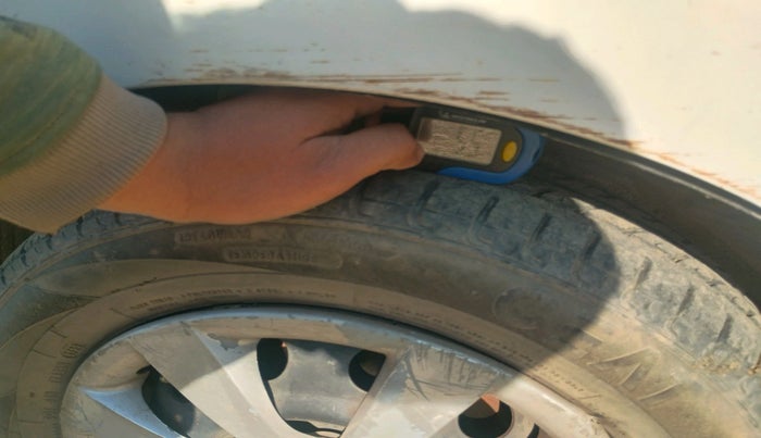 2015 Hyundai Eon ERA +, Petrol, Manual, 83,789 km, tyre