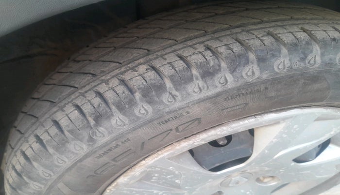 2020 Renault Kwid RXT 1.0 AMT (O), Petrol, Automatic, 35,254 km, tyre