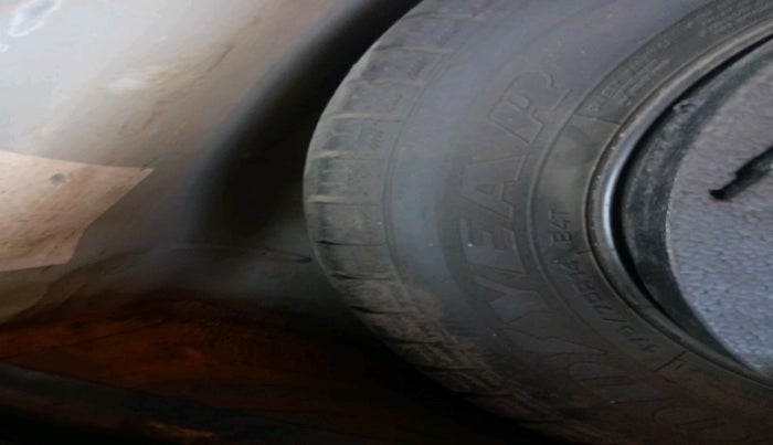 2015 Volkswagen Polo HIGHLINE1.2L, Petrol, Manual, 80,434 km, tyre