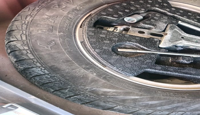 2018 Maruti Vitara Brezza ZDI PLUS AT DUAL TONE, Diesel, Automatic, 82,166 km, tyre