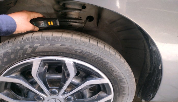 2013 Maruti Wagon R 1.0 VXI, Petrol, Manual, 65,939 km, tyre